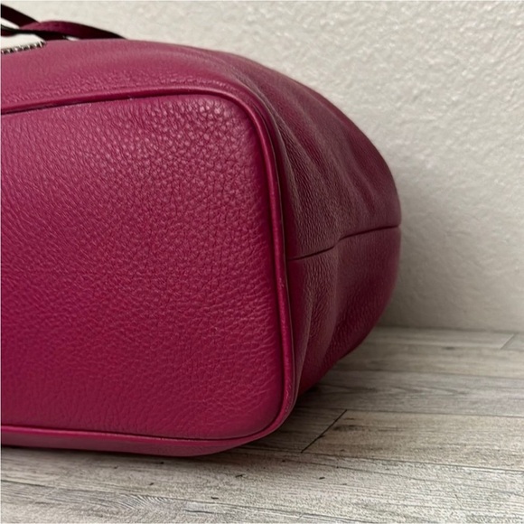 Michael Kors Leather Drawstring Bucket Bag EUC - Picture 8 of 14